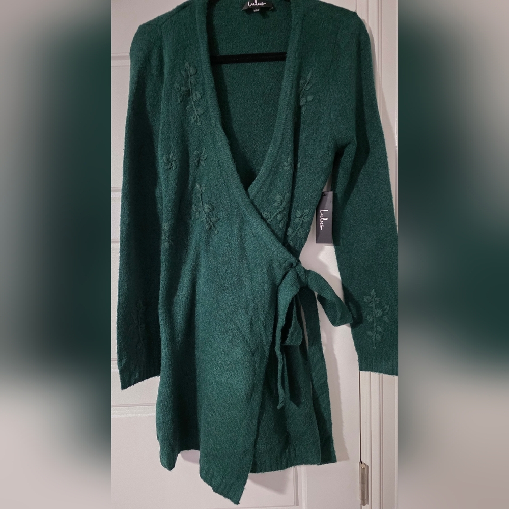 NWT Lulu's Green Embroidered Wrap Sweater Size Lg